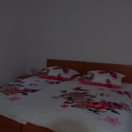 Apartmani Kusic Трпань Экстерьер фото