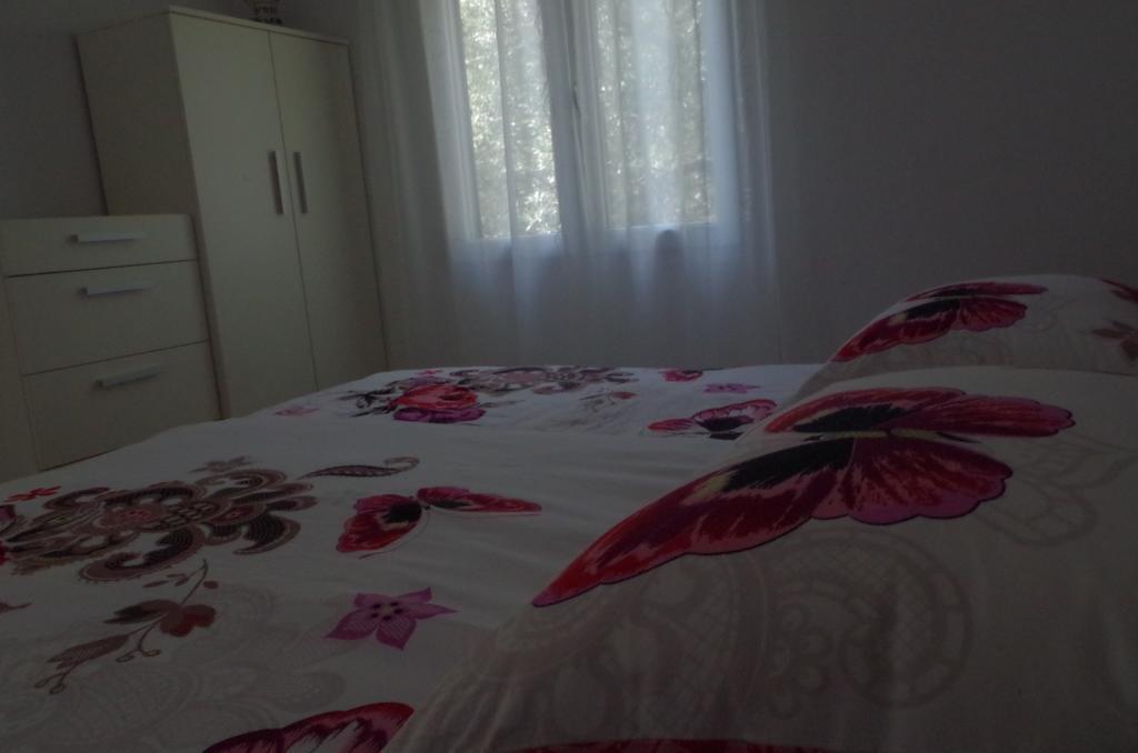 Apartmani Kusic Трпань Экстерьер фото